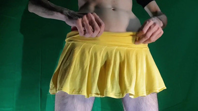 HeIsSooThin: Gelber rock mit gelben Shorts. den kostenlosen Schnitt.