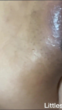 공공 탈의실에 흠뻑 젖은 여대녀