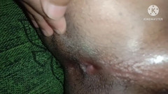 Hot sexy Sneha: セクシーなお尻を見せて穴をこすりつける