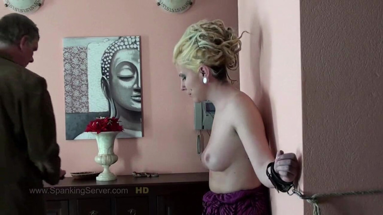 Spanking Server: Kate เต้นมารับแส้ที่หน้าอก