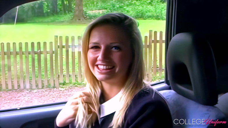 College Uniform: Rozhovor take 2 s Milly Hedgland