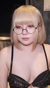 Uma loira deslumbrante