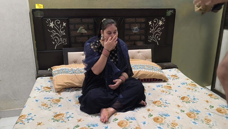 Desi chudai hub: 売春婦の継母は義理の息子に犯された