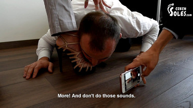 Czech Soles - foot fetish content: Büro, doppelte fußdominanz