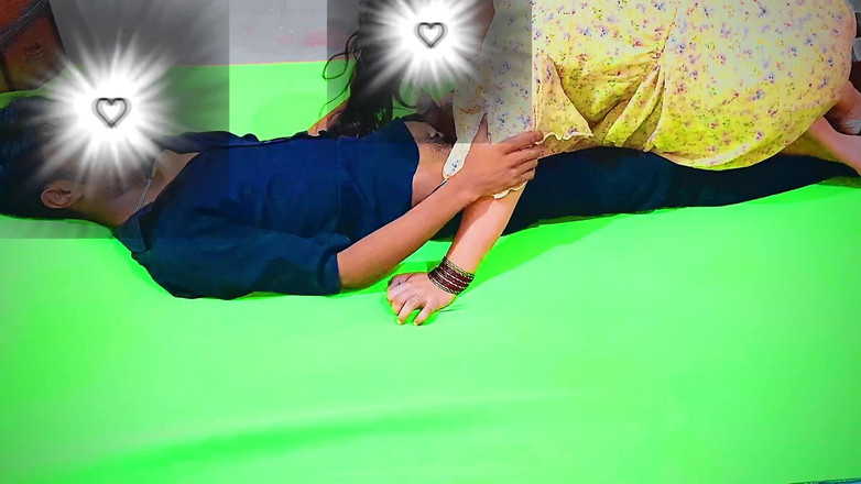 Hotgirl027: Großer riesiger schwanz in kleiner enger schulmädchen-muschi hart ficken doggystyle,...