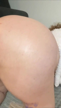 Camgirl s Fur Jacked miluje šukání
