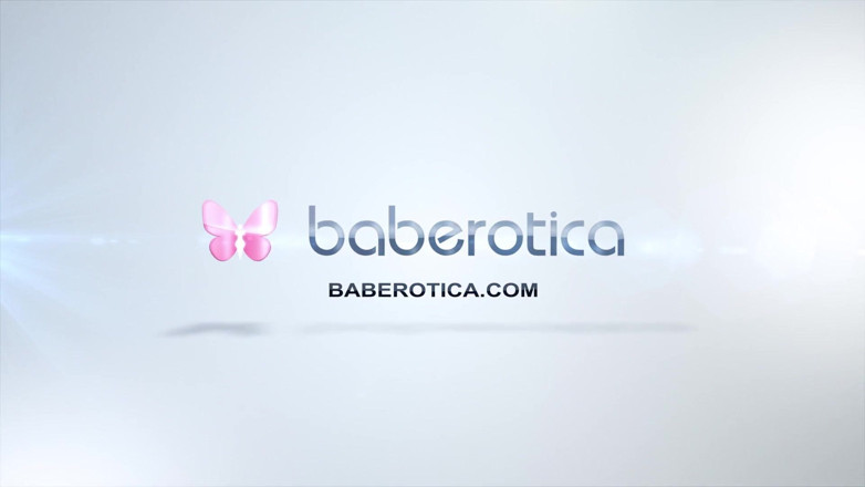 Baberotica: Excitată Lana Rhodes își freacă pizda cu lenjerie