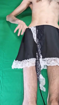 Zkoušení kostýmů služky!