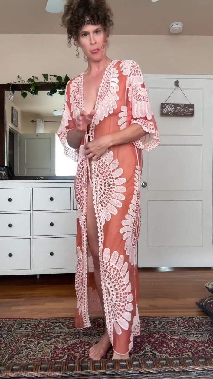 VibeWithMommy: Nikt nie wie, jak ssie twojego kutasa lepiej niż ja...