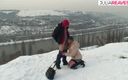 My German Amateurs: Sexy roodharige berijdt een harde pik in de koude sneeuw