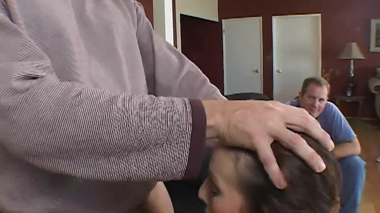 VintageXMovies: Rozsvítí se mu oči, když sleduje anální sex s cizincem