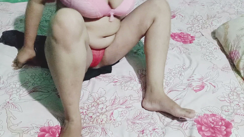 CoupleWorld: Indiancă Bhabhi sexy își arată țâțele și pizda sexy