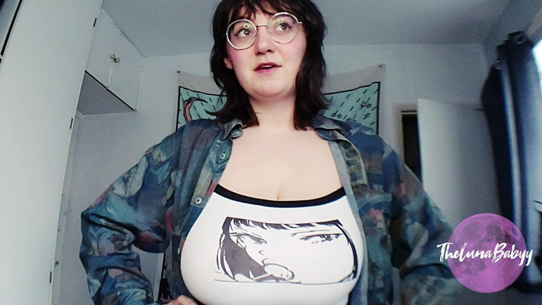 TheLunaBabyy: Ma coloc à forte poitrine te baise en POV