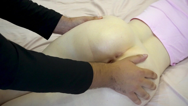 DeepInsideUs: 肛塞第一次体验深肛门指法和伸展