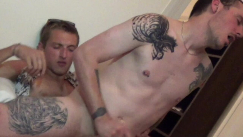 Crunch French bareback porn: Fucked Raw by Surprise