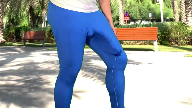 Lucas Nathan King: Gri eşofmanlı eller serbest döl