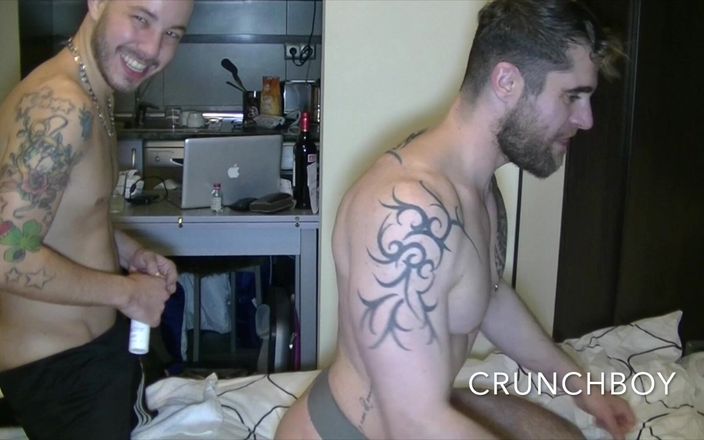 BAREBACK PORN SPY CAM: Бродячего паренька из Мадрида трахнул гей