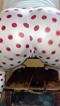 Legging putih polkadot pantat