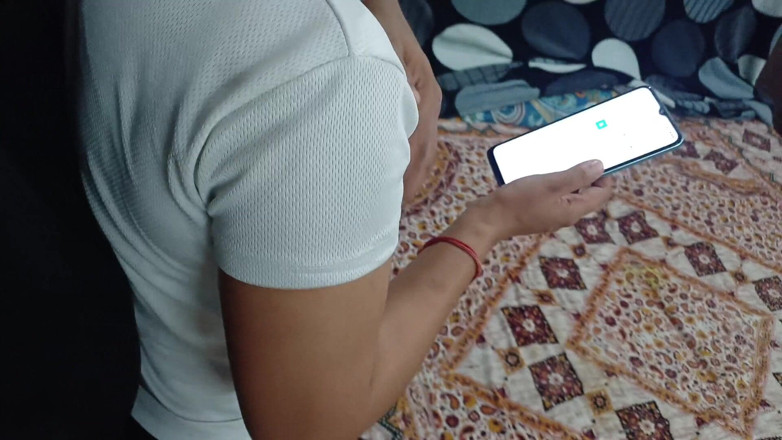 NaughtyWings: 義理の兄が美しい義理の妹とセックスしながら、彼女は映画を見ている