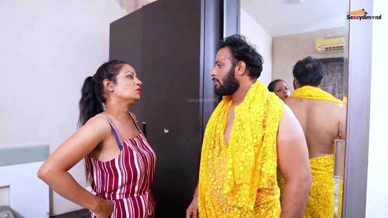 Kilash: Desi Indian Stepsister Pink Pussy Yellow Saree Stepson Falls in...