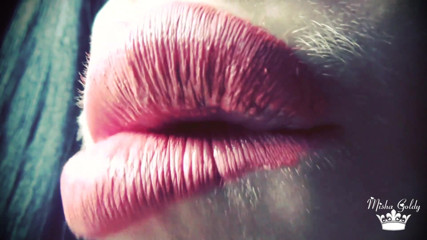 Goddess Misha Goldy: I miei baci pov ti faranno venire ASMR
