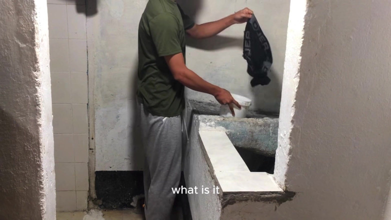 Rorono4zhot: Moje nevlastní sestra je chycena se svou kamarádkou