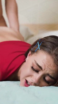 Selena love ha bisogno di scopare per mantenere il suo corpo stretto, atletico e succoso: puoi gestire il suo allenamento?