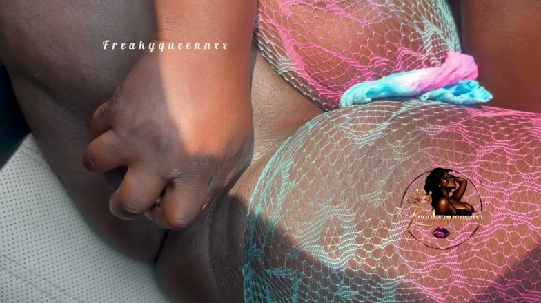 Freakyqueennxx: Solo Outdoor Car Masturbation Video