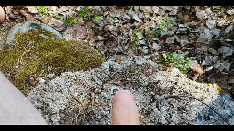 Awesome A: Дрочит у озера. Я была супер возбужденной!