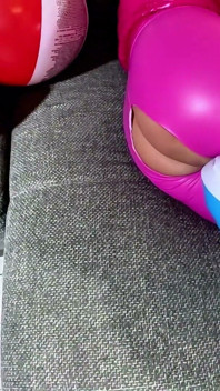 Dominante roze downjacket milf strandbal fetisj. Diep in de keel, omgekeerde cowgirl, op zijn hondjes en drievoudig sperma