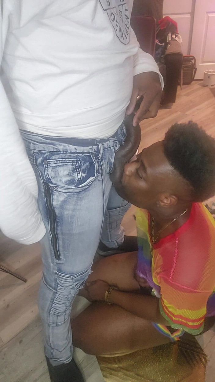 Wondahead21: Eşcinsel gururu için ibne gırtlağını sik! - Supahead21