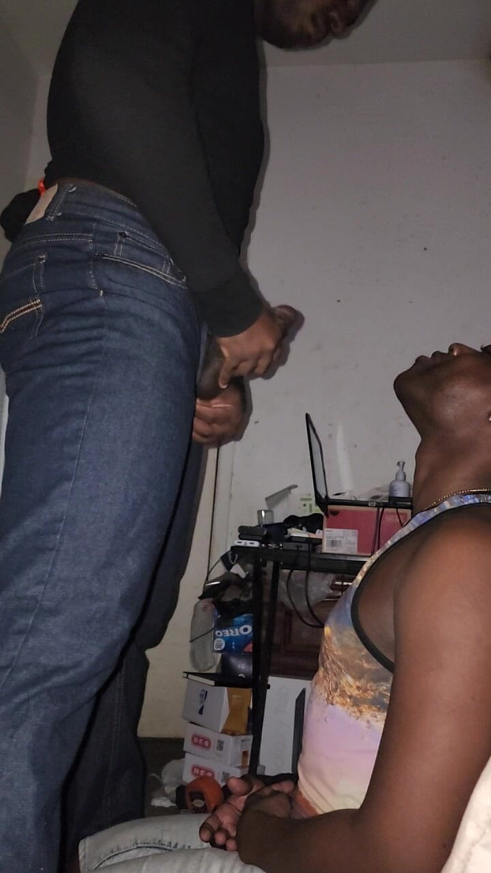 Wondahead21: Šukej moji děvku do krku N své těsné džíny