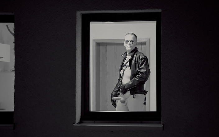 GERMANE_XL: Lycra Leather Hunk 11 (dva výstřiky Xl)