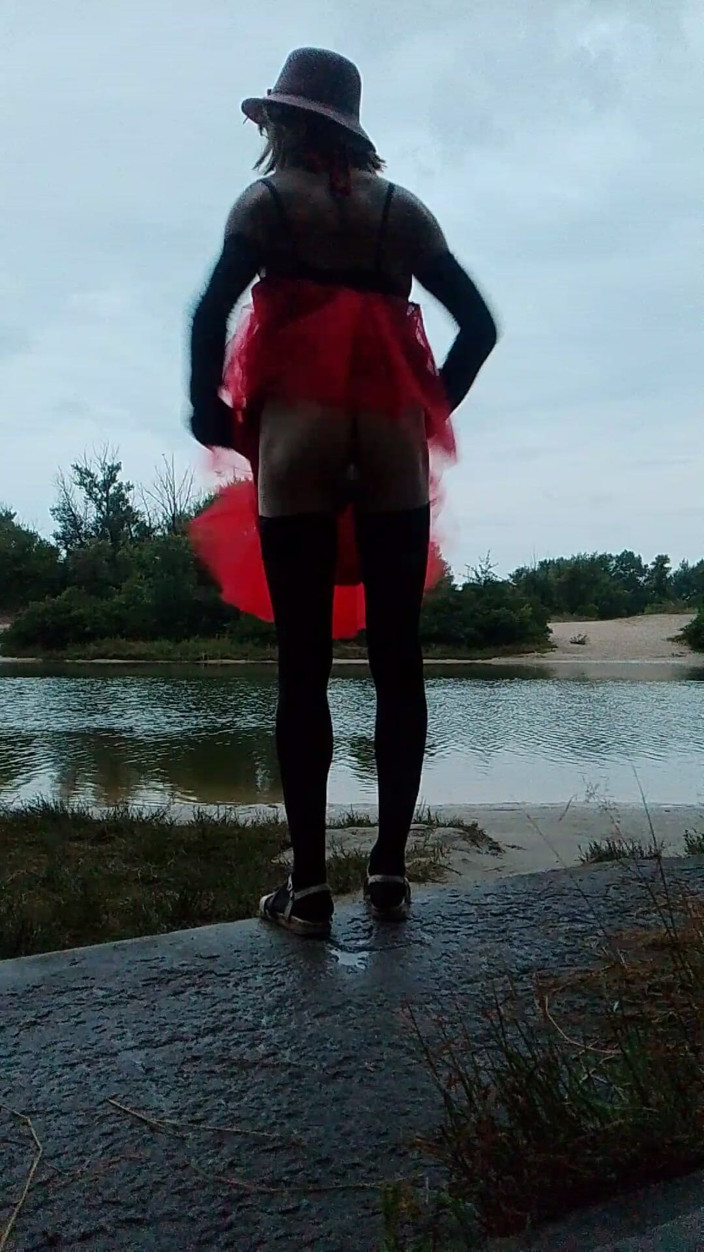 MilaFemboyUA: Entreno en la naturaleza