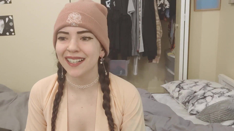 lilredvelvettt: Lilredvelvettt의 토플리스 바느질