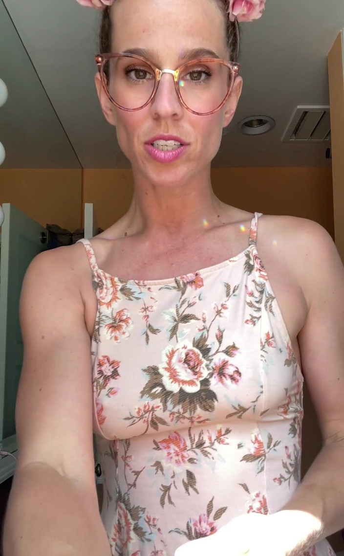 VibeWithMommy: 31 talimatı üvey anne gözlüğüyle dalga geçiyorsun sana kızıyor! O yarağı çıkarsan...