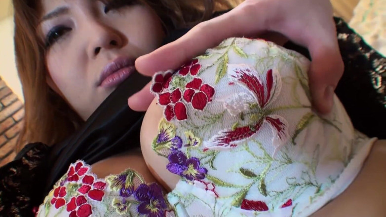 Asian Mature Climax: Bella asiatica scopa e si fa cremare