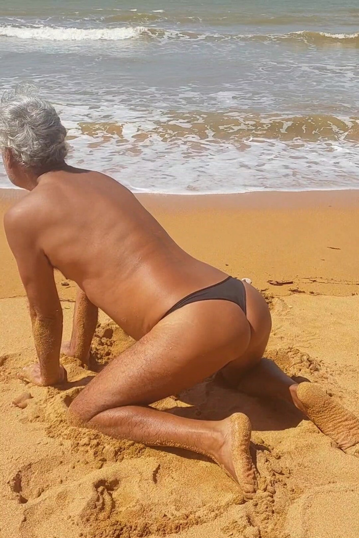 Ladysilvas: Ladysilva My Hot Ass on the Beach in Her Panties