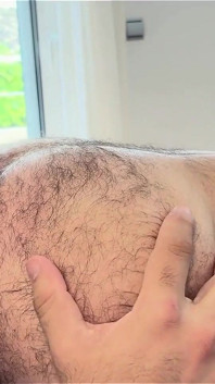 Ayah tiri dengan memek berbulu dientot habis-habisan sama kontol besar