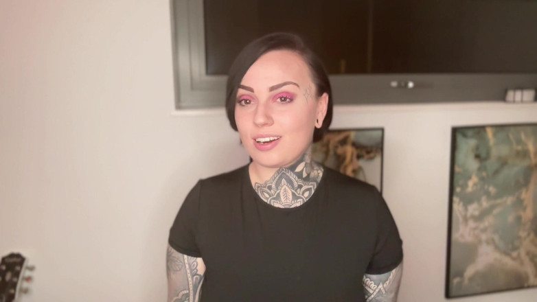 Miss Valentina: 現実のカッコウボーイフレンド