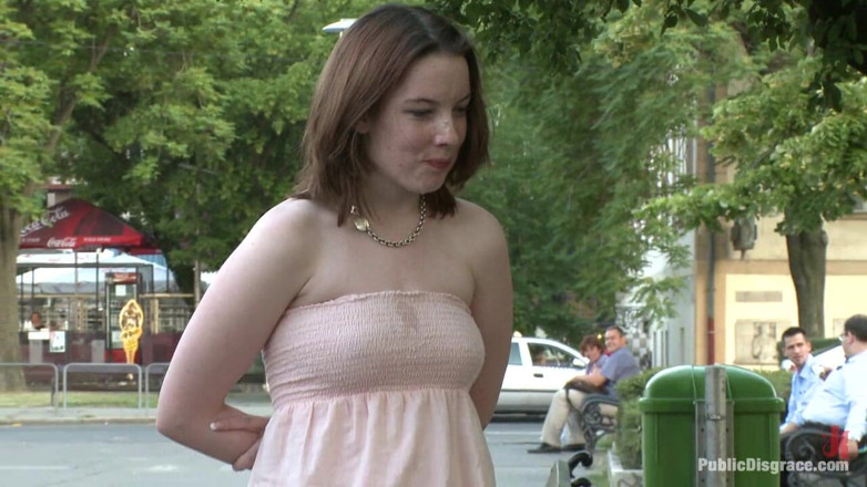 Public Disgrace by Kink: Sandra Romain is terug in actie en domineert een nietsvermoedende...