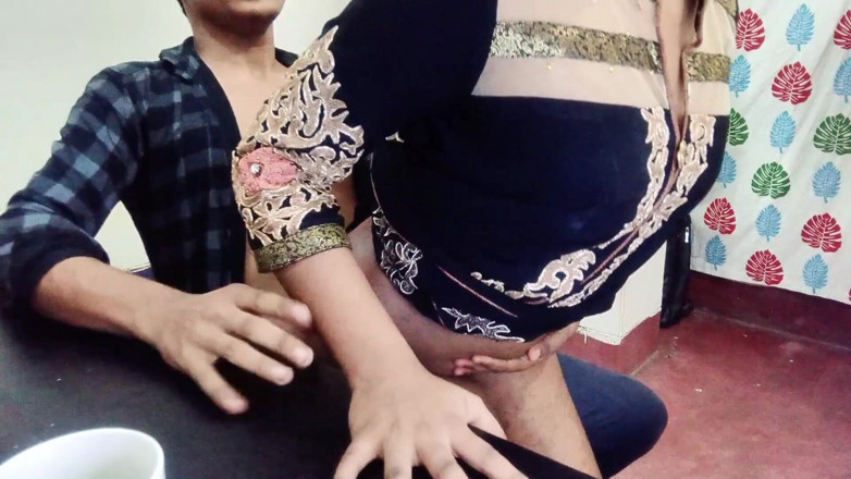 Favorite obsession: Partie 2 - une femme desi baise avec le patron de son...