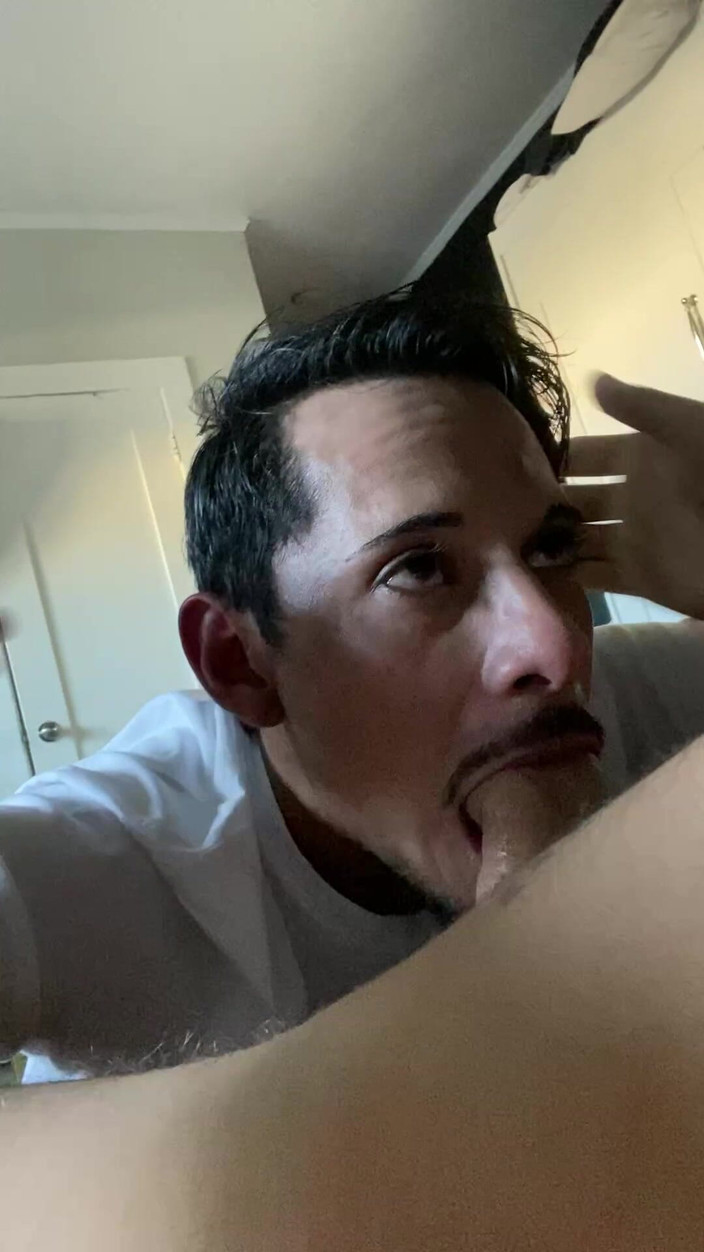 Texas Toxicos: Latino papi sväljer enorm sats från stor vit kuk