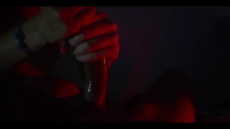 Isis Sun: 完美俄罗斯大学 |最棒的服务 |她是谁？这个Eva Elfia