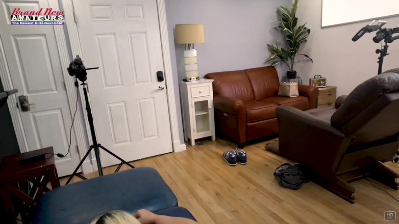 Brand New Amateurs: Kirli sarışın dövmeli ateşli logan lace dağınık gırtlağına kadar alıyor...