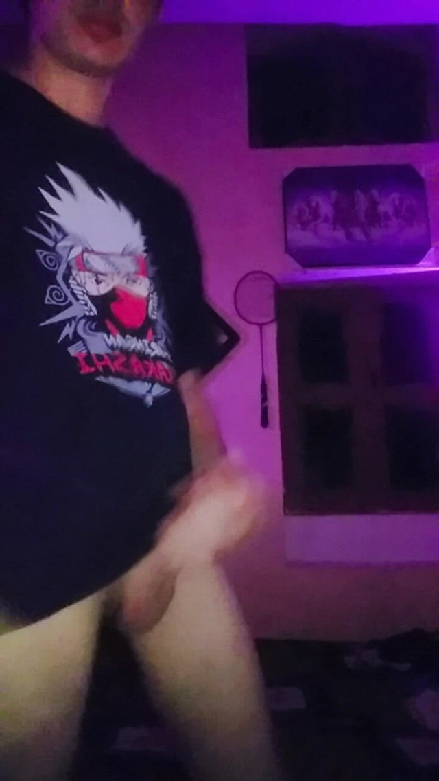 18 Year Boy Masturbates on Cam (Cutiee)