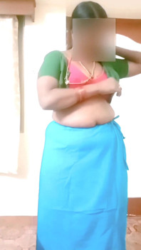Desi indische tamilische bBW-ehefrau nackt necken mit großen möpsen, arsch, behaarte muschi, sari trägt! Renuraj