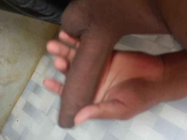 A Guy Is Masturbating in Big Billion (Silver bee)