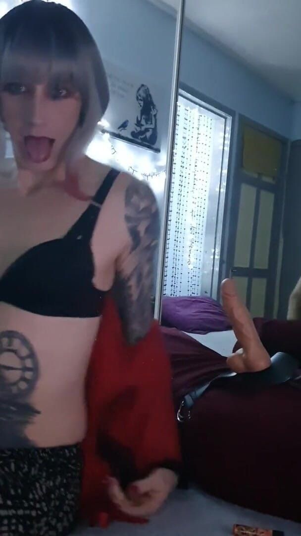 Skinnyminxx_xd: Cam to Cam Shows Available