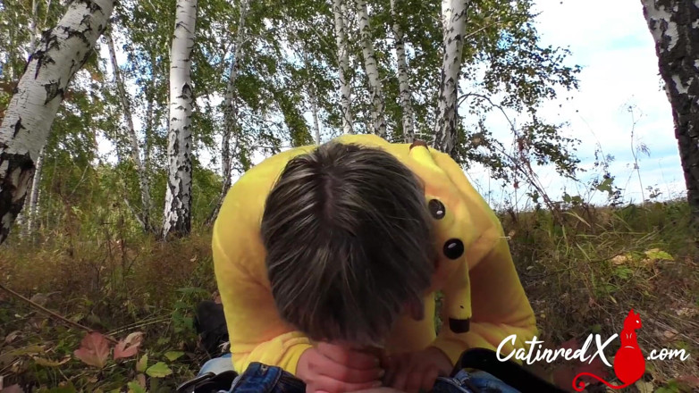 Catin Red: MILF venkovní kouření a sperma v ústech venku - parodie
